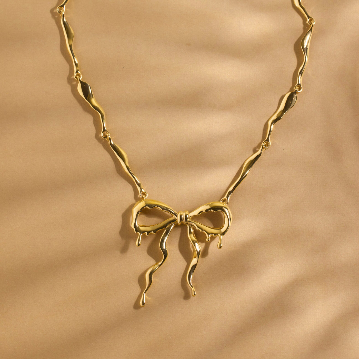 Bow Necklace